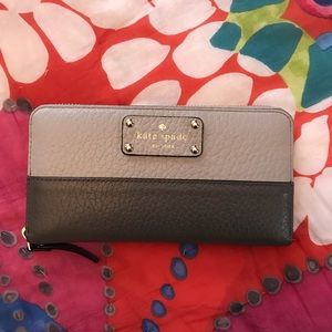 Kate Spade Grey Wallet